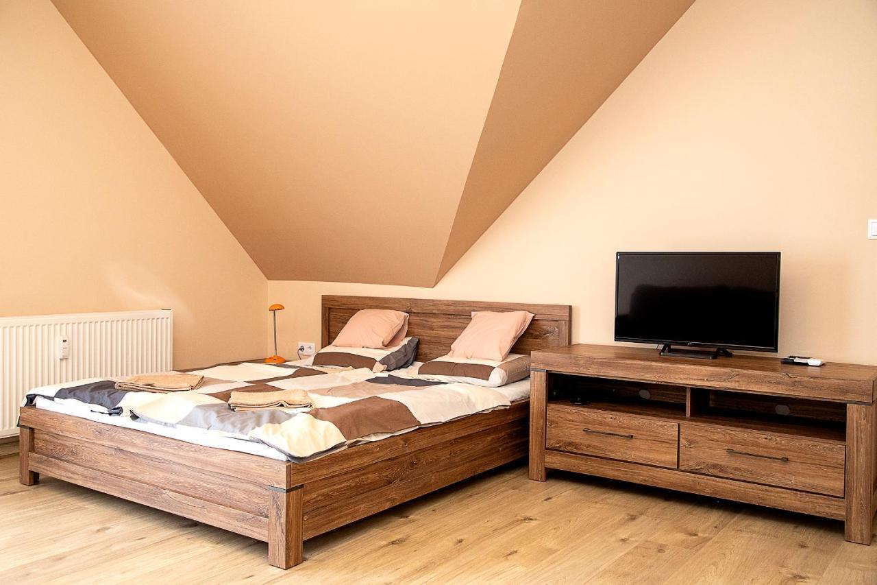 Lux Apartman Buek Bagian luar foto