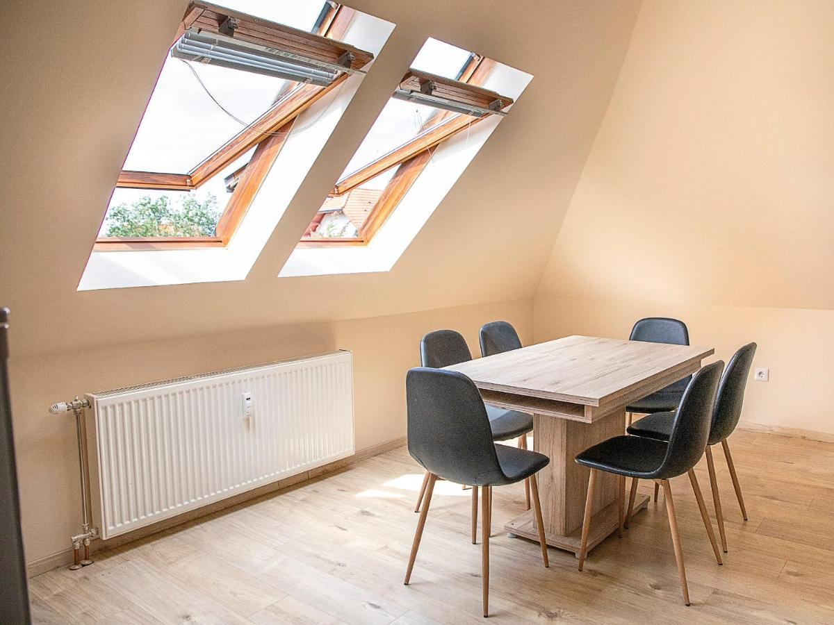 Lux Apartman Buek Bagian luar foto