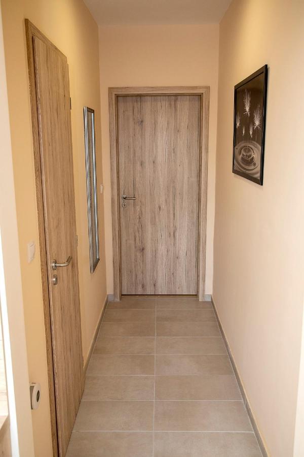 Lux Apartman Buek Bagian luar foto