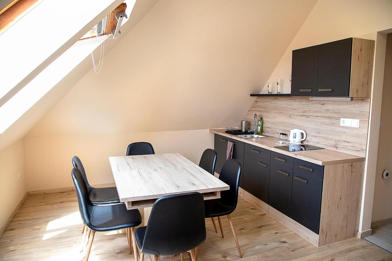 Lux Apartman Buek Bagian luar foto