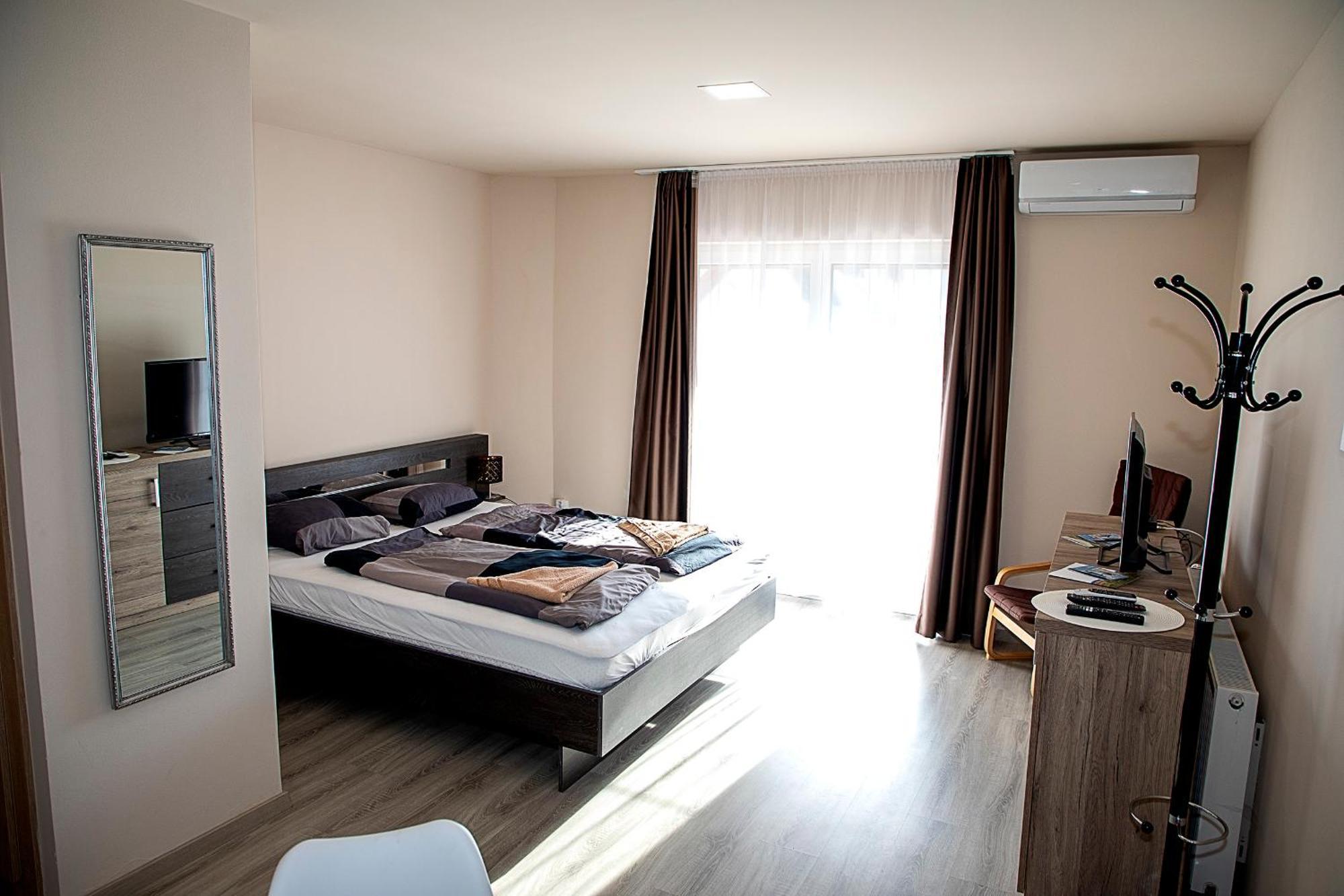 Lux Apartman Buek Bagian luar foto